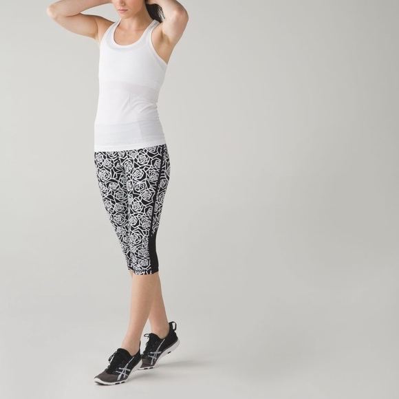 Lululemon real quick crop full on luxtreme posey 6 black white - Picture 3 of 15